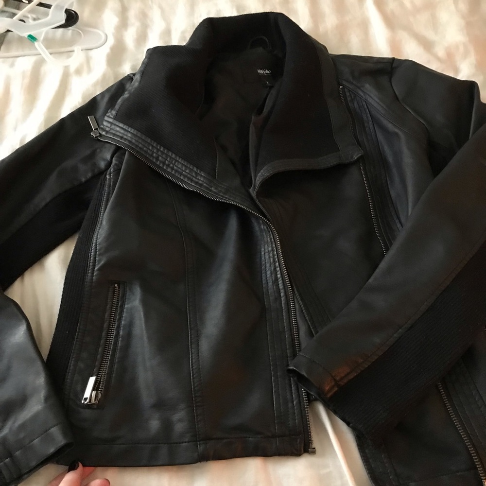 Adorable leather jacket!